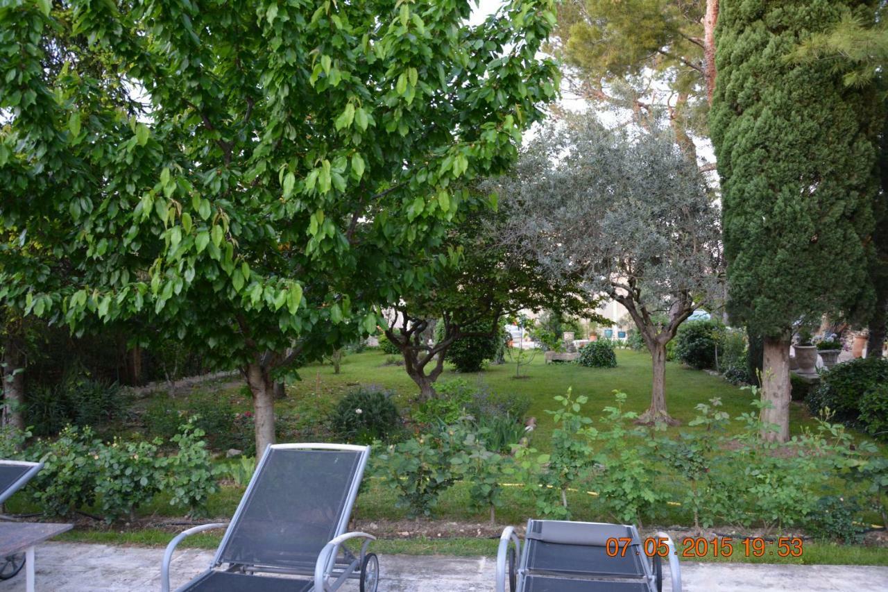 דירות Saint-Rémy-de-Provence Mas Alpilles Soleil מראה חיצוני תמונה
